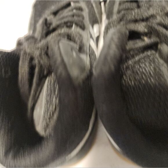 Boys High Top Adidas‎ Sneakers 2.5 Kids.Black w/White accents - Picture 6 of 8